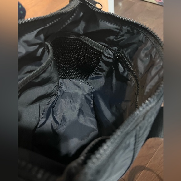 Fabletics Crossbody Bag - Picture 7 of 12